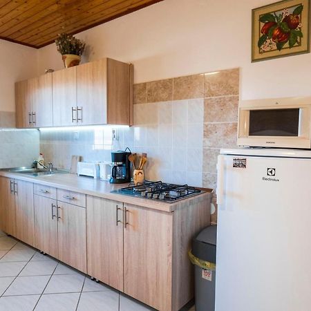 Kis Teniszház Apartamento Ordacsehi Exterior foto