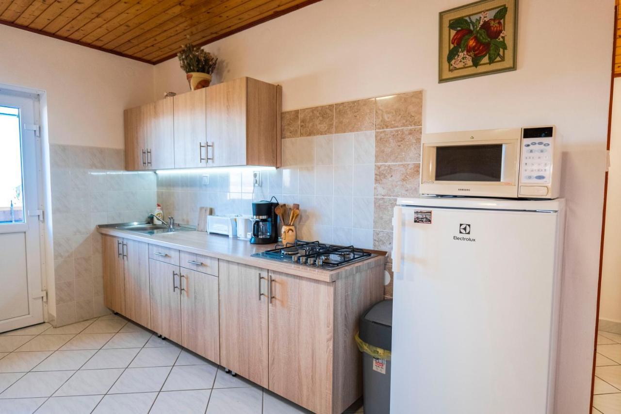 Kis Teniszház Ordacsehi Exterior foto